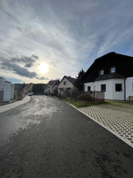 "Stone'S Throw" Krumlov 5 Min By Car, Lipno 15 Min By Car, 2 Bdrooms,Playroom Kájov Exterior foto